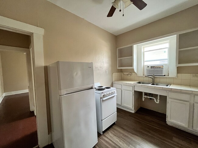 Photo - 102 Stiles St Unidad B