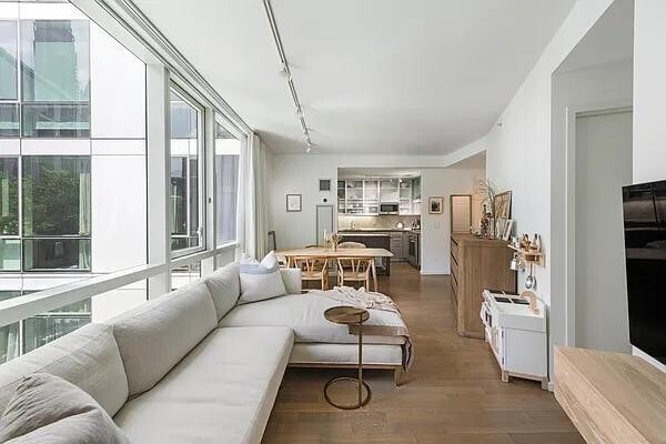 Building Photo - 200 Chambers St Unit 3U