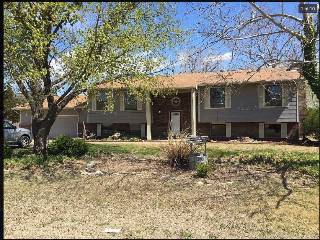 Photo - 8300 S Hancock Dr House