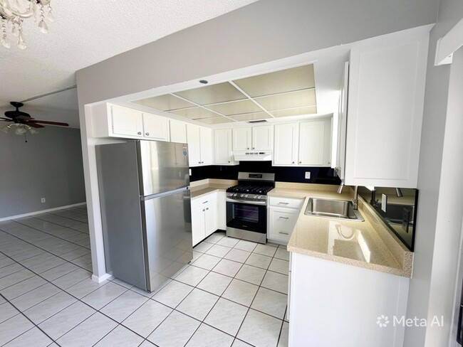Photo - 320 SW 1st St