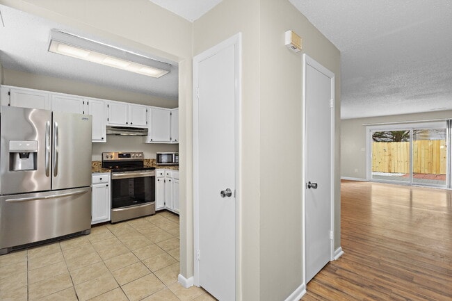 Photo - !Wow! Updated townhouse for rent Virginia Beach