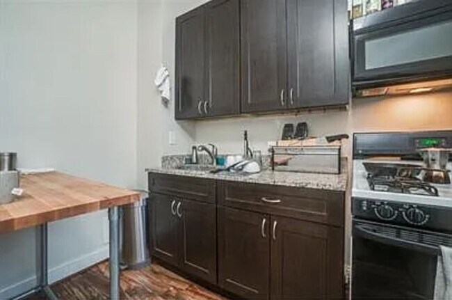 Photo - 3114 N Calvert St Unidad 1