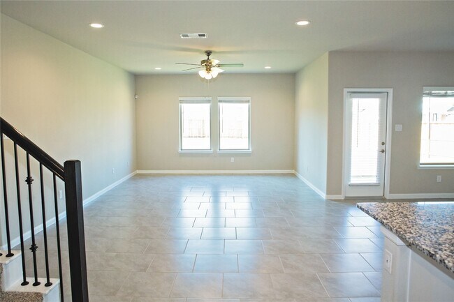 Photo - 5615 Cedar Cres Ct