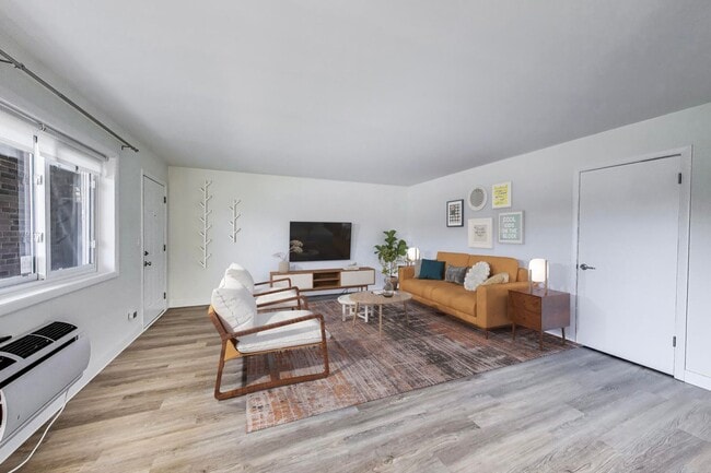 Photo - 600 S York St Unit 600 S York Street 3D