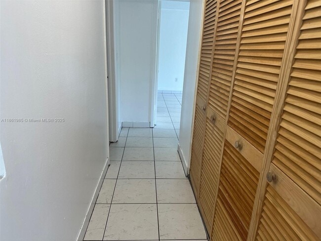 Photo - 1801 NE 140th St Unidad 111