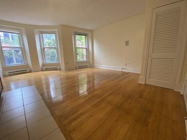 *Pictures are representative samples of the advertised unit. In some cases, the actual units you tou - 70 Pinckney St Unit 3T