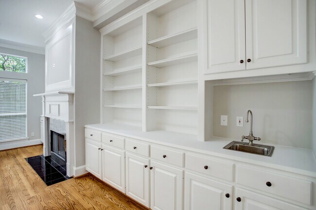Photo - 1809 W Clay St