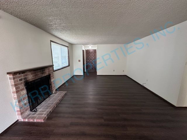 Photo - Charming 3-Bed Oasis with 2 Full Baths in Gresham – Perfectly Cozy at 1088 Sq Ft!