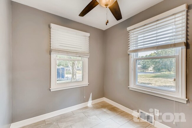 Photo - 3809 Hampshire Ave N