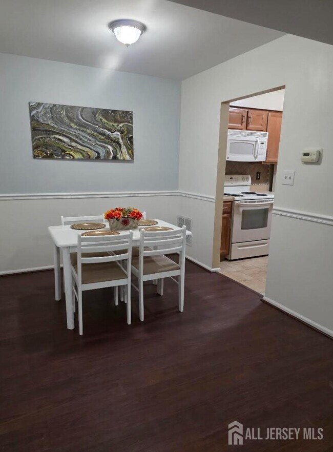 Photo - 90 Almond Dr