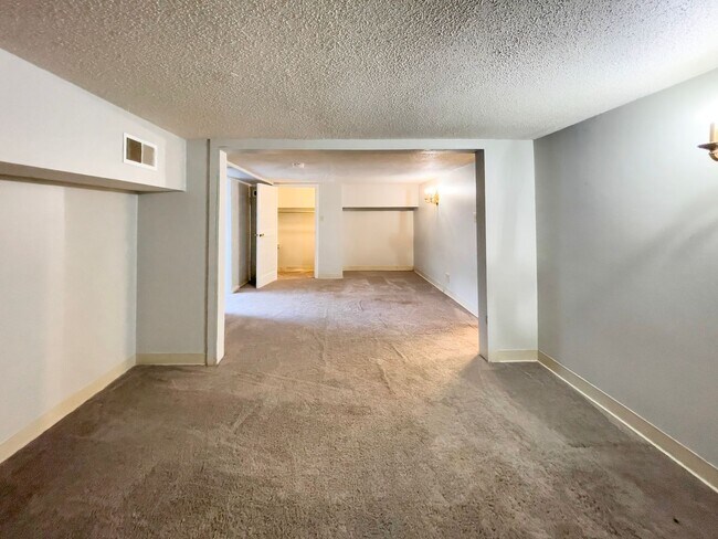 Photo - Short walk to Ball State! Unit 106-E