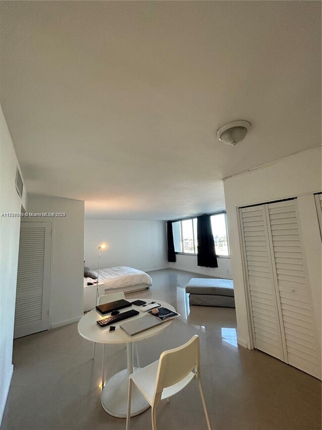 Photo - 1200 West Ave Unidad 914 Rental