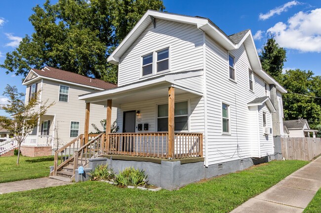 Photo - 2025 Peach St Unit 1