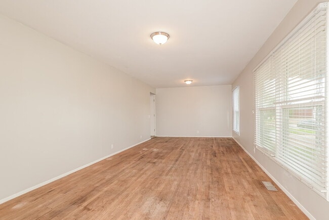 Photo - 13 Cricket Ct