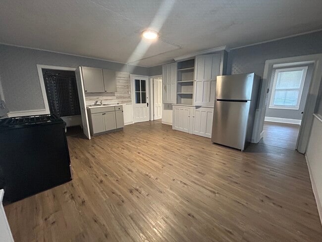 Building Photo - 24 4th St Unit 1490