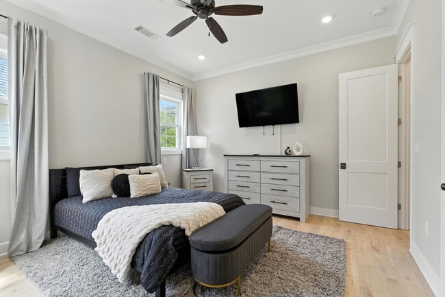 Photo - 143 Steepleview Dr Unidad ID1302825P