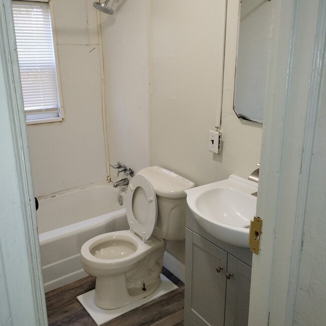 Photo - 415 Smith St