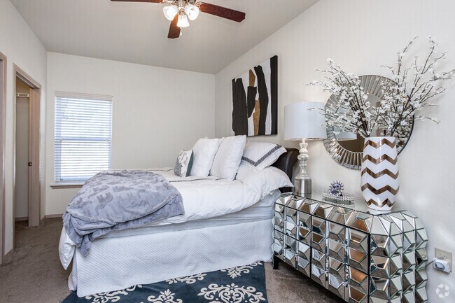 2BR, 2BA - 1,093SF - Second Bedroom