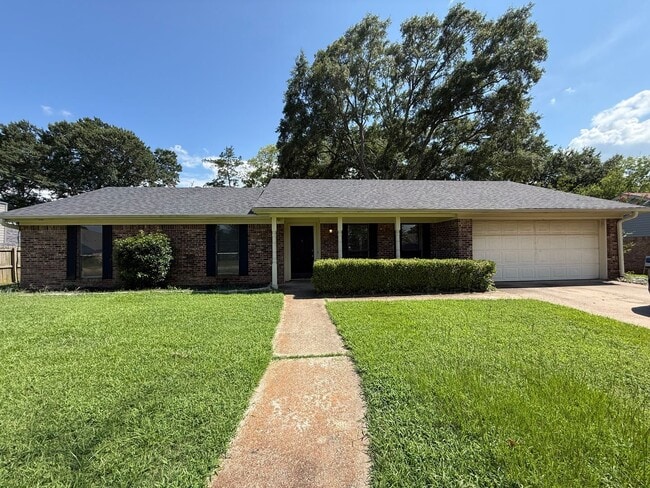 Building Photo - 3 Bedroom in Hallsville