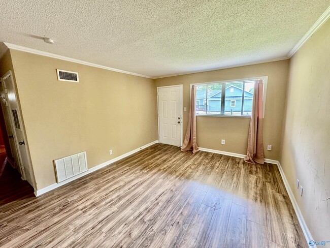 Photo - 3508 Spruce Ave SW