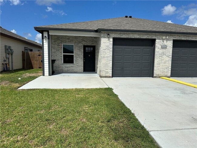 Building Photo - 10 Valley S Cir Unit B