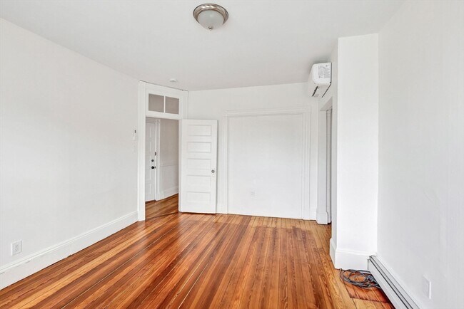 864 Huntington Ave Unit 3
