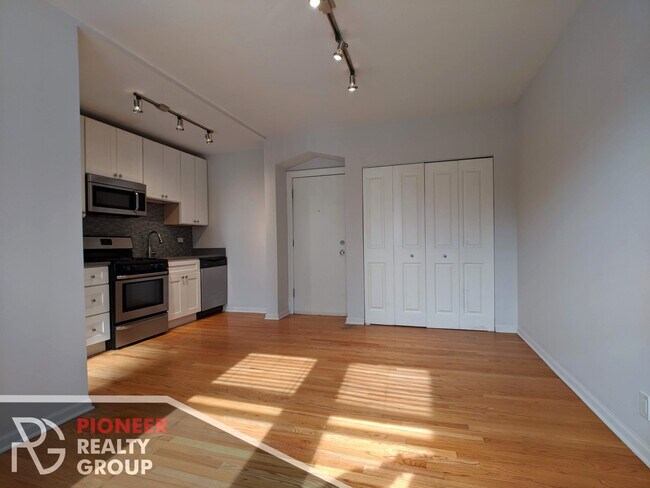 Photo - 2832 W Palmer St Unit 206