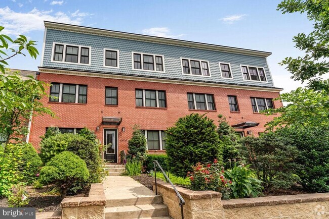 Building Photo - 2012 D St NE Unit 2 Rental