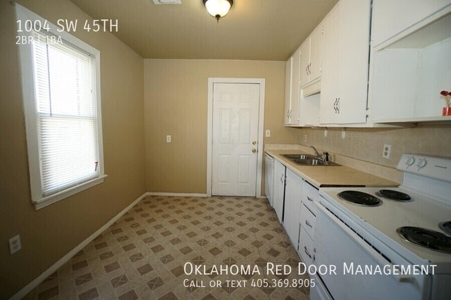 Photo - 1004 SW 45th St