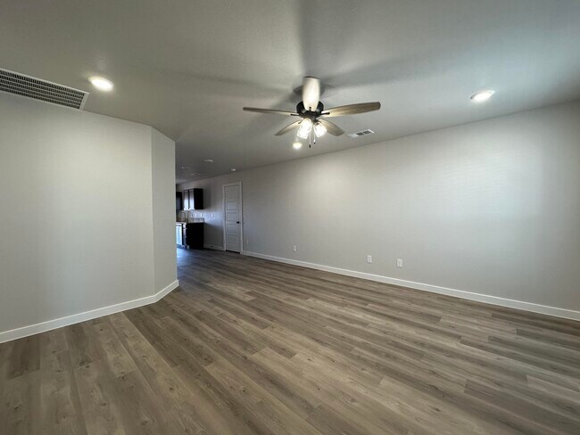 Photo - 5509 Rice St