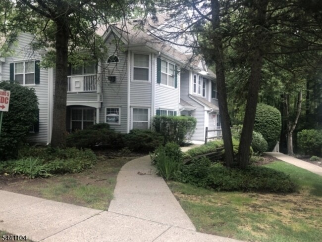 Building Photo - 511 Chatfield Dr