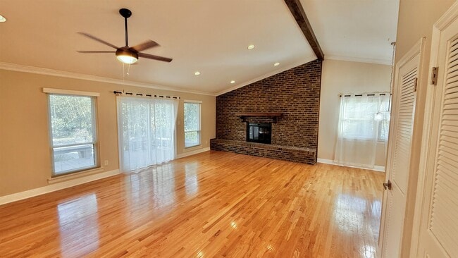 Photo - 1790 Brown St