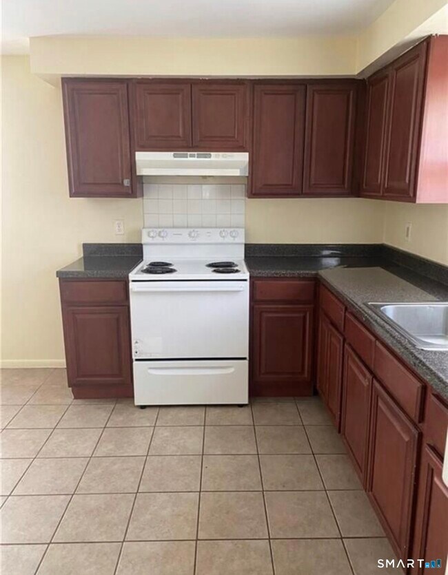 Photo - 27 Manila Ave