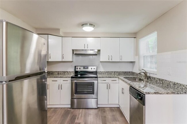 Photo - 921 Hillside Dr