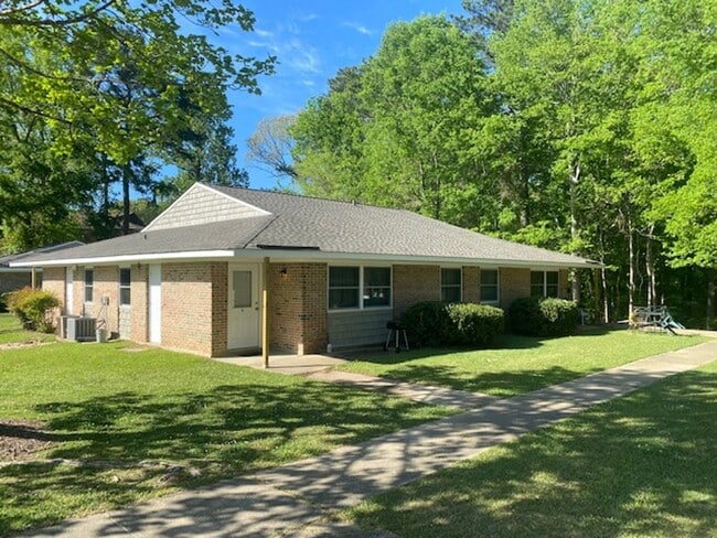 Photo - Creekside Apartments