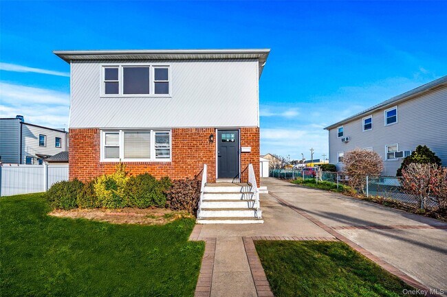 Building Photo - 50 Mahland Pl Unit 2nd Floor