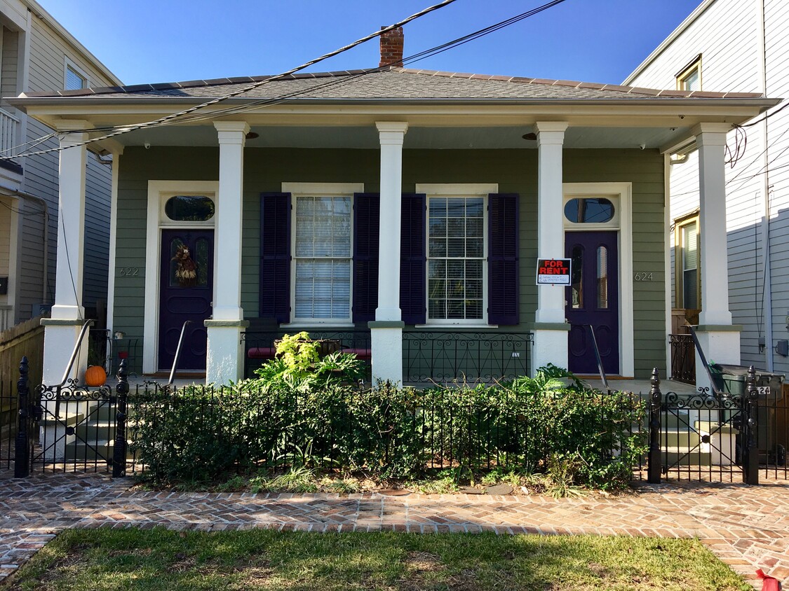 Front Exterior - 624 1st St (New Orleans, LA)