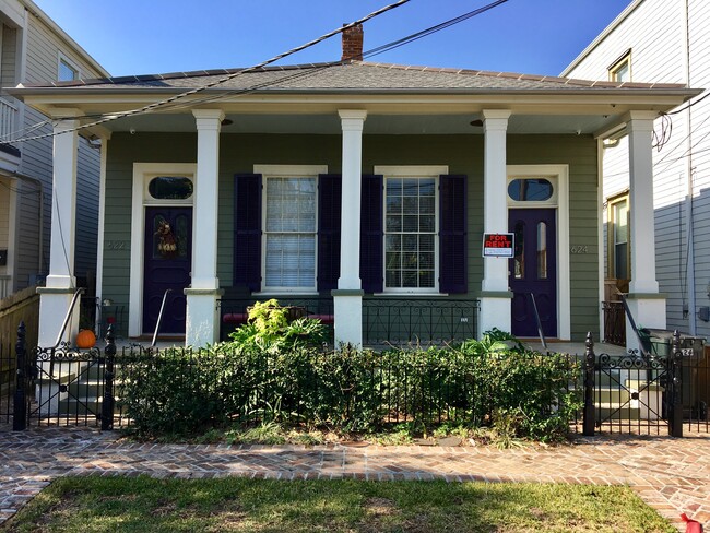 Front Exterior - 624 1st St Apartments