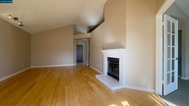 Photo - 1006 Devonwood