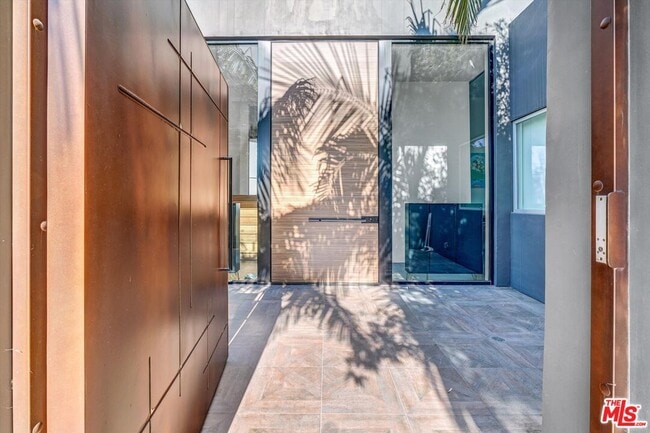 Photo - 9400 Readcrest Dr