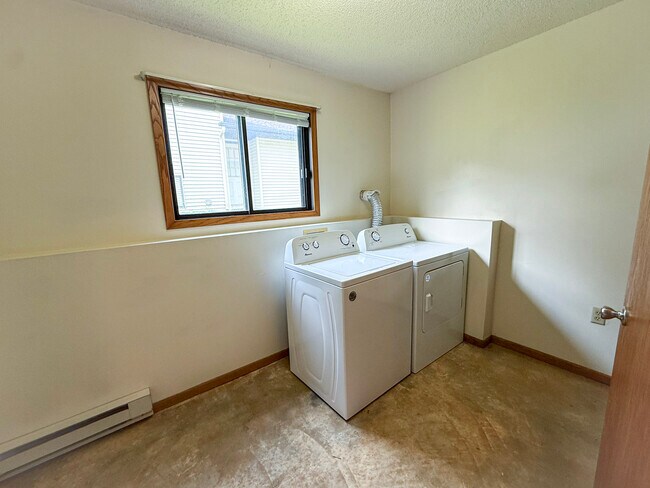 Photo - 2804 Edgewood Dr