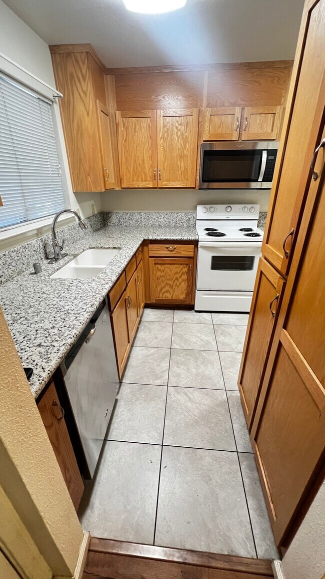 Photo - 1420 Sherman Ave Unit 5