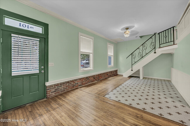 Photo - 101 N 8th St