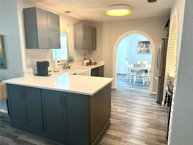Photo - 1063 Wexford Way