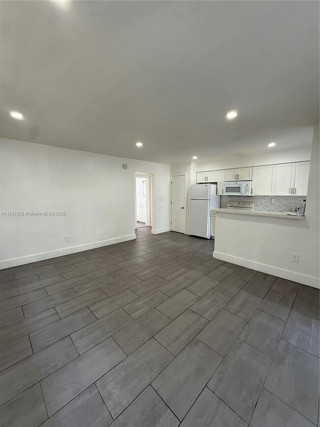 Photo - 16890 NE 21st Ave Apartamento Unidad 6