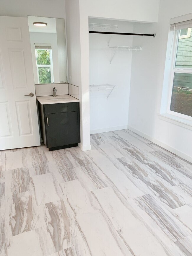 826 N Garden St Unit 201