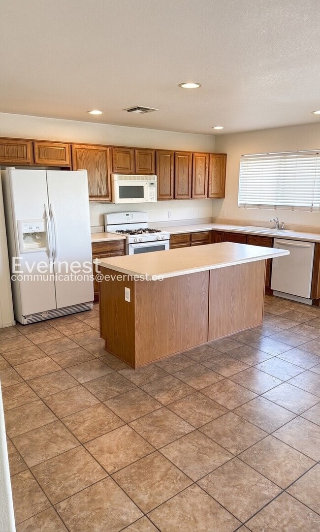 Photo - 3 Bed, 2.5 Bath Home with Garage / Pet-Friendly / Vouchers Accepted / Available Now!