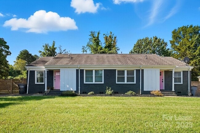 Building Photo - 316 Hollis Rd