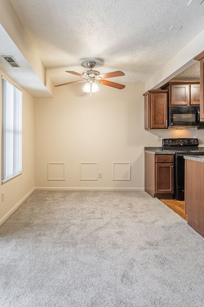 Delta Square Apartments - Lansing, MI