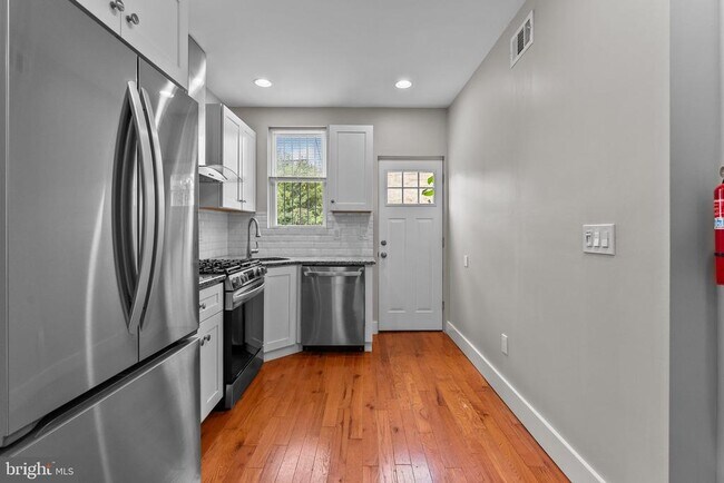 Photo - 2142 N Percy St